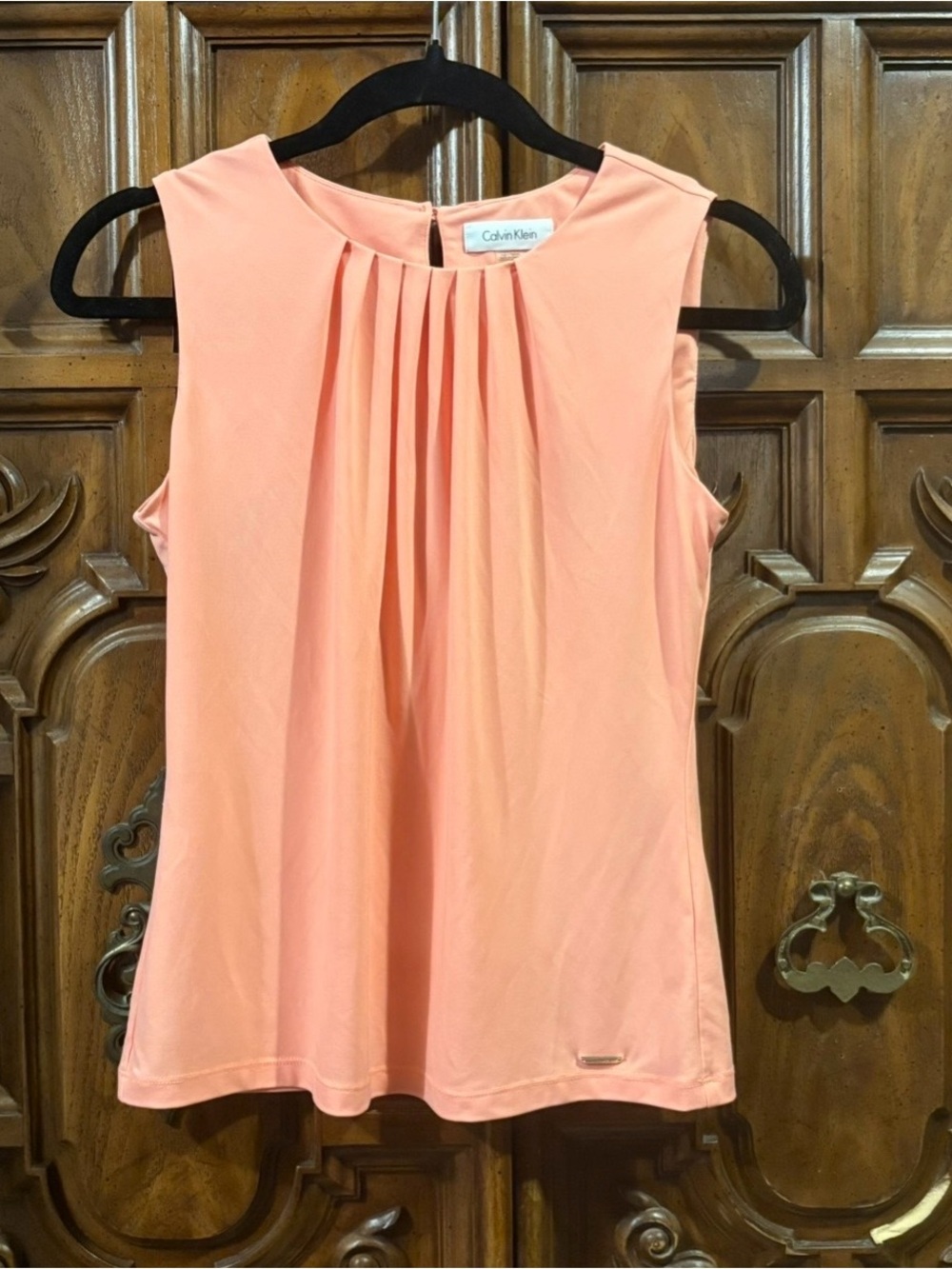 Calvin Klein Peach Sleeveless Pleated Neck
Blouse Sz Petite Small